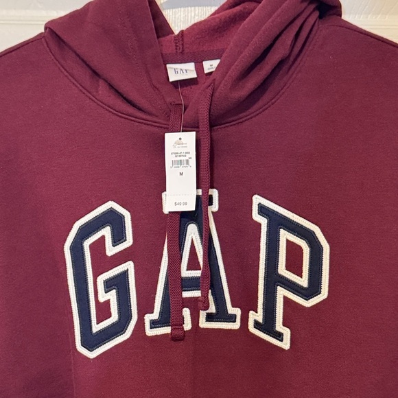 GAP Maroon Pullover with Logo - Picture 3 of 7
